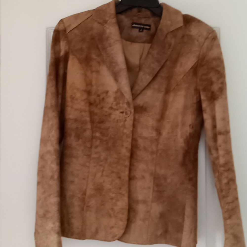 Beautiful tan leather jacket in a size small
